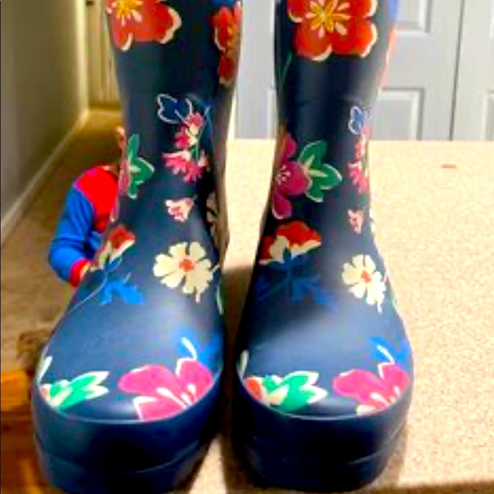 New without tags Vera Bradley rain/rubber boots, size women 8